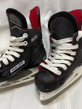 Bauer NS Size 10Y Youth Black Hockey Ice Skates Blades